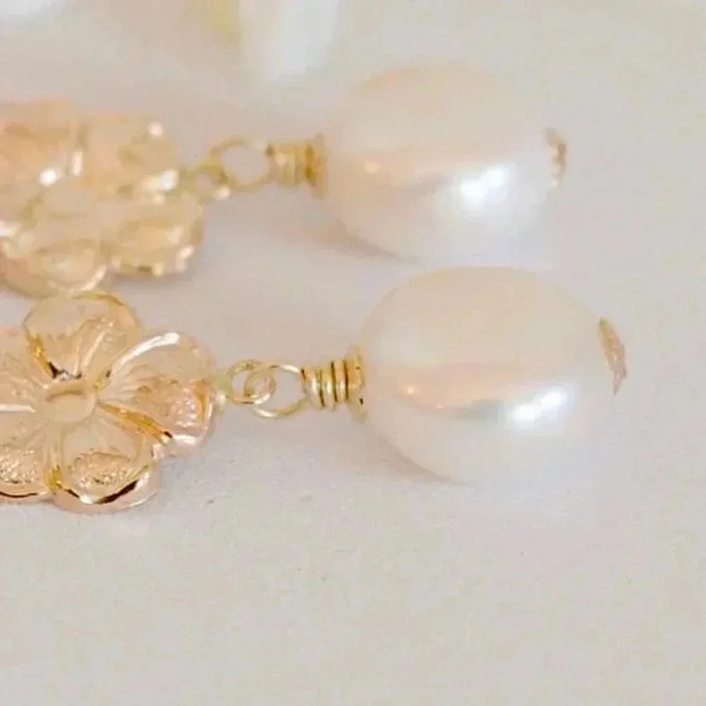 Coin Shape Freshwater Pearl,Dangle Earring,Gold Filled,Wedding Earring,Flowers - Picture 4 of 4